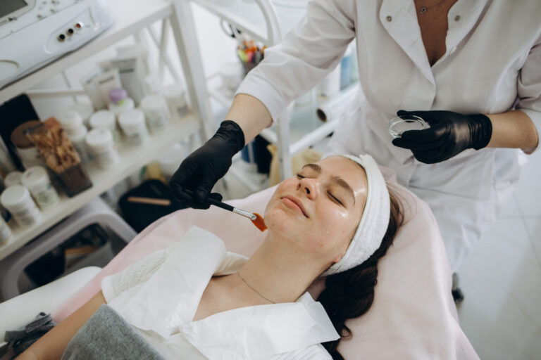 Melanage Peels in Reston
